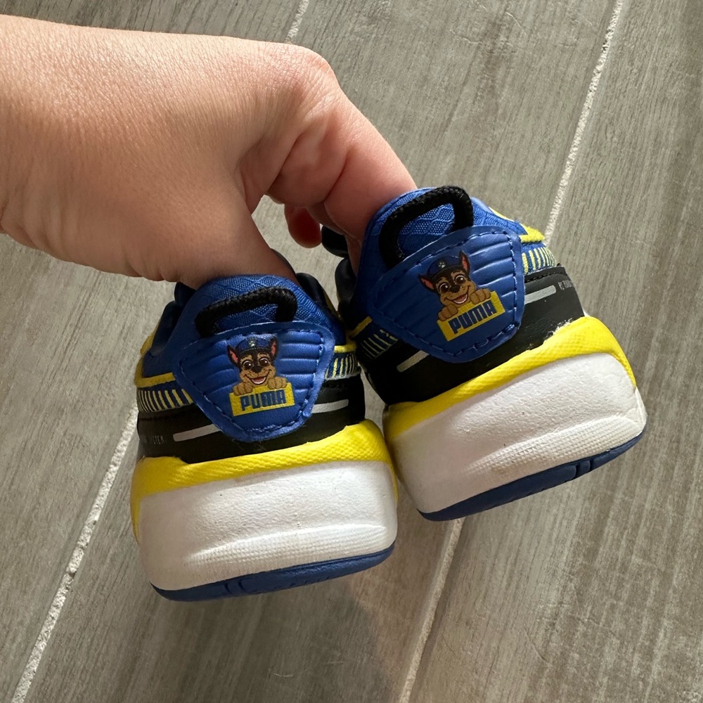 Puma Chase/Paw Patrol Toddler Sneakers/ size 6C - Picture 3 of 11